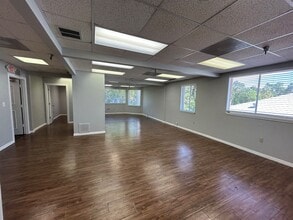 5350 Gulf of Mexico Dr, Longboat Key, FL for lease Interior Photo- Image 2 of 6