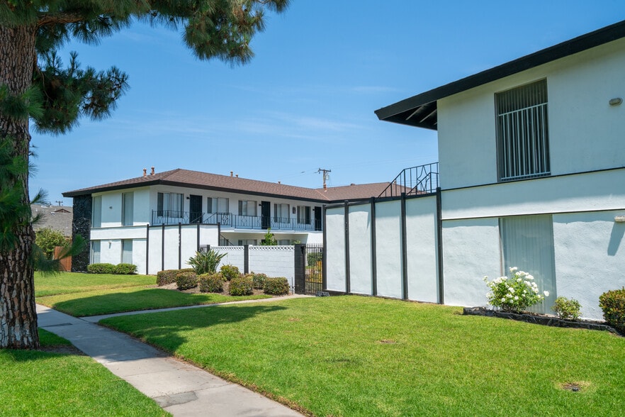9361 Cellini Ave, Garden Grove, CA for sale - Building Photo - Image 2 of 18