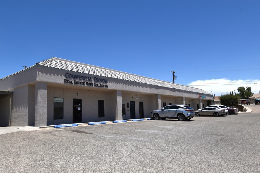 10657 Vista Del Sol Dr, El Paso, TX for lease - Building Photo - Image 1 of 8