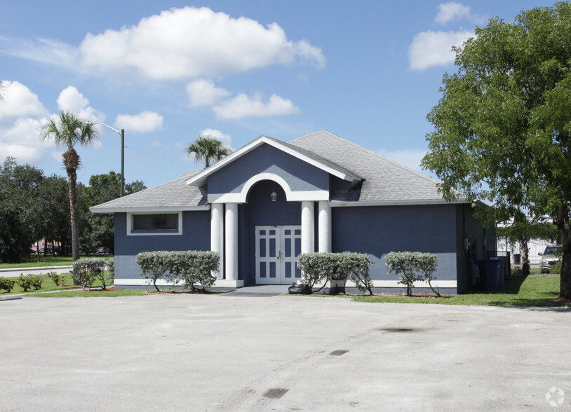 3525 Edison Ave, Fort Myers, FL for sale - Primary Photo - Image 1 of 7