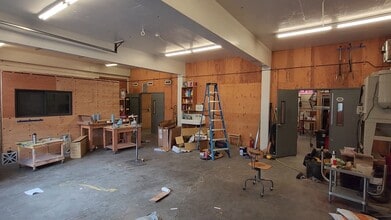 1128 Poplar Pl S, Seattle, WA for lease Interior Photo- Image 1 of 2