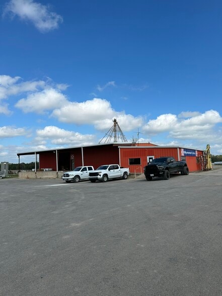 10195 FM 2676, Rio Medina, TX for lease - Building Photo - Image 1 of 5