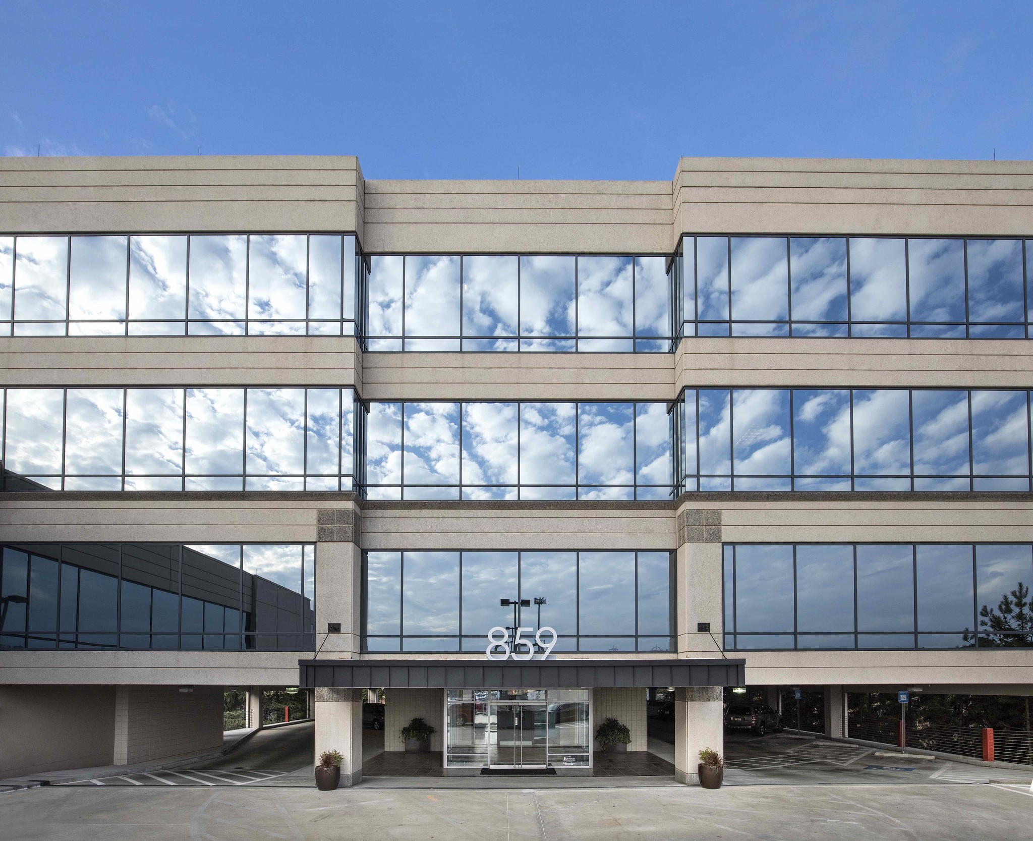 859 Mount Vernon Hwy NE, Atlanta, GA for sale Building Photo- Image 1 of 1