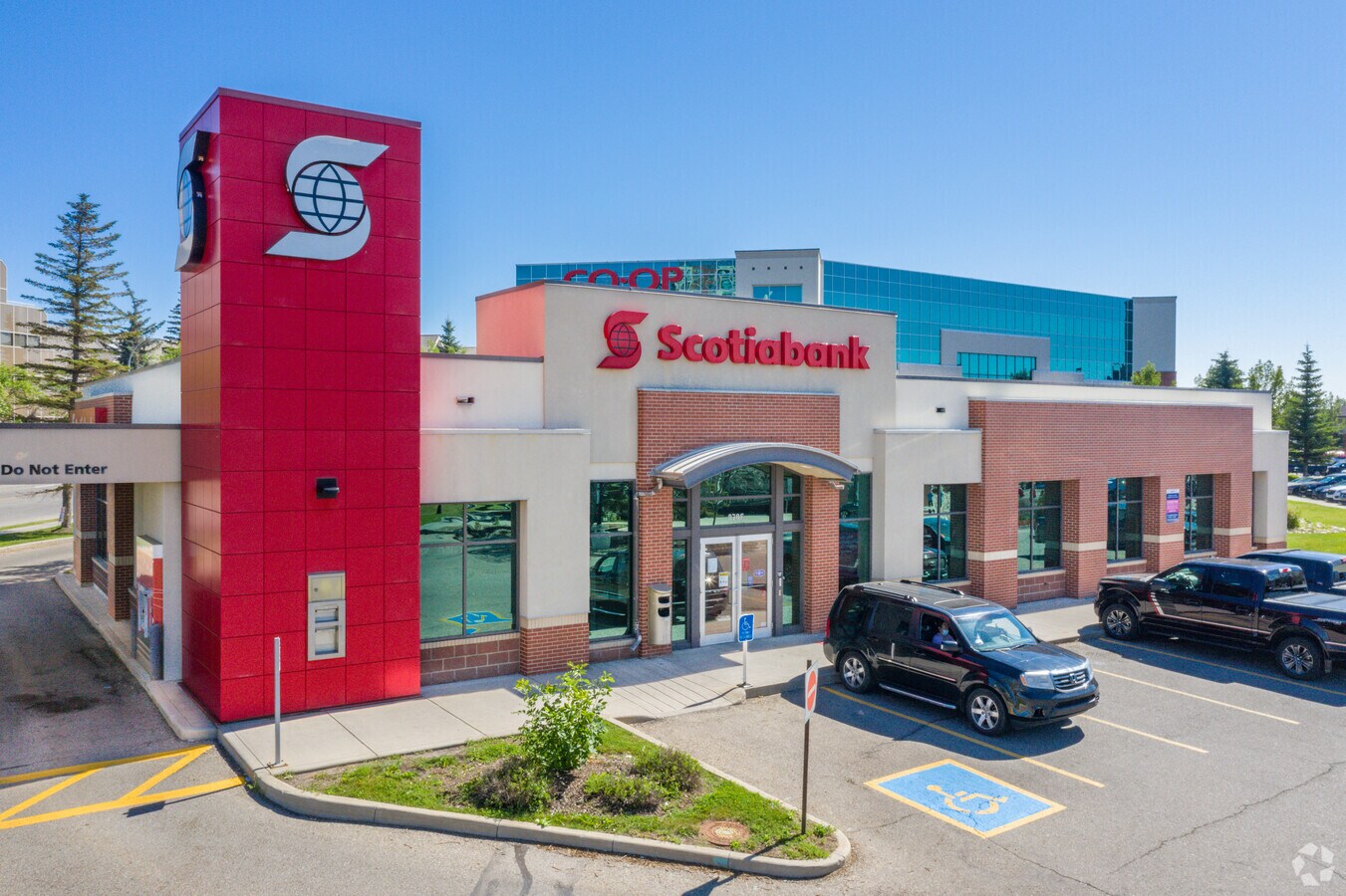 8818 Macleod Trl SE, Calgary, AB T2H 3A5