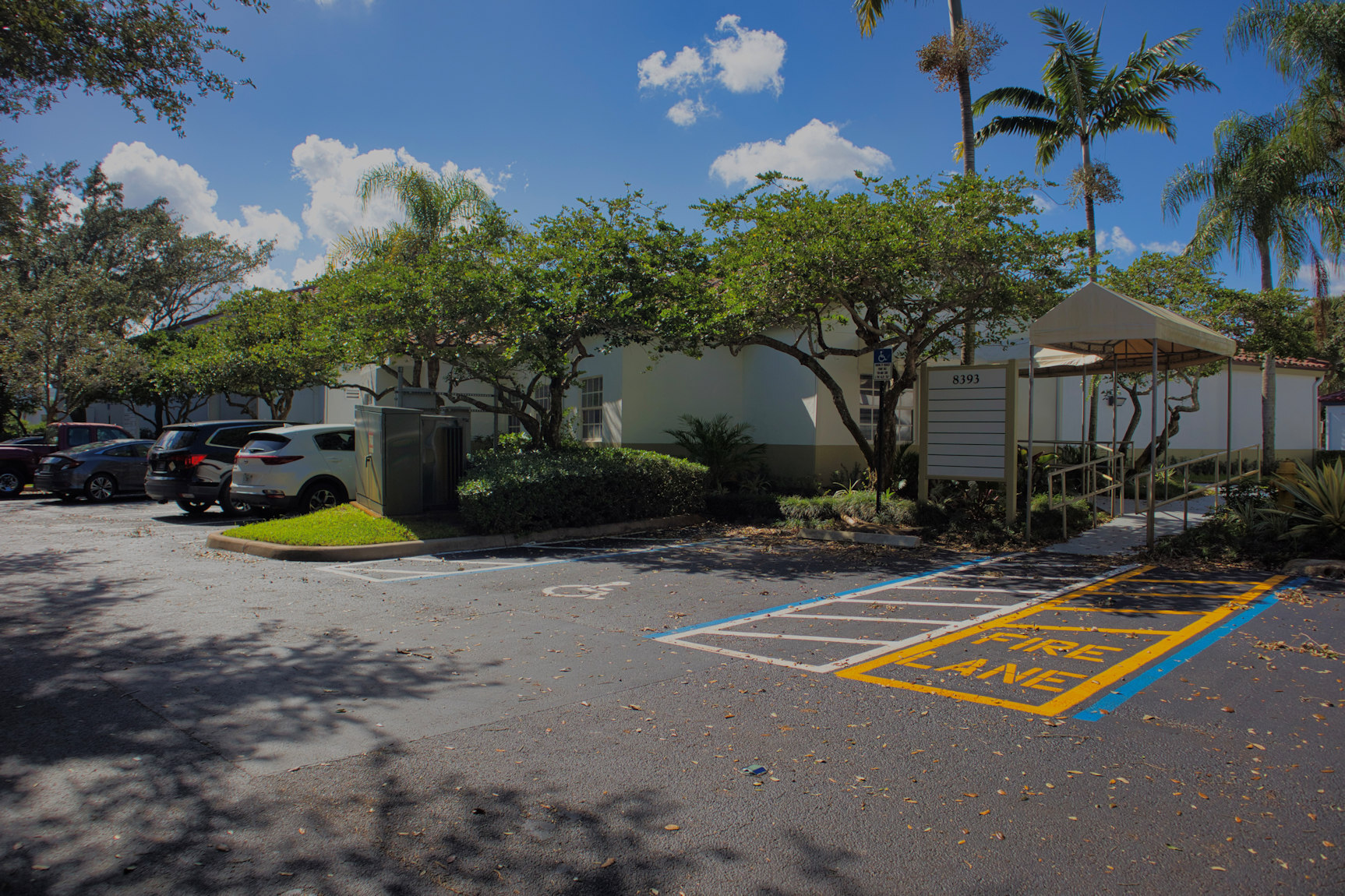 8391-8397 W Oakland Park Blvd, Sunrise, FL for lease Building Photo- Image 1 of 13