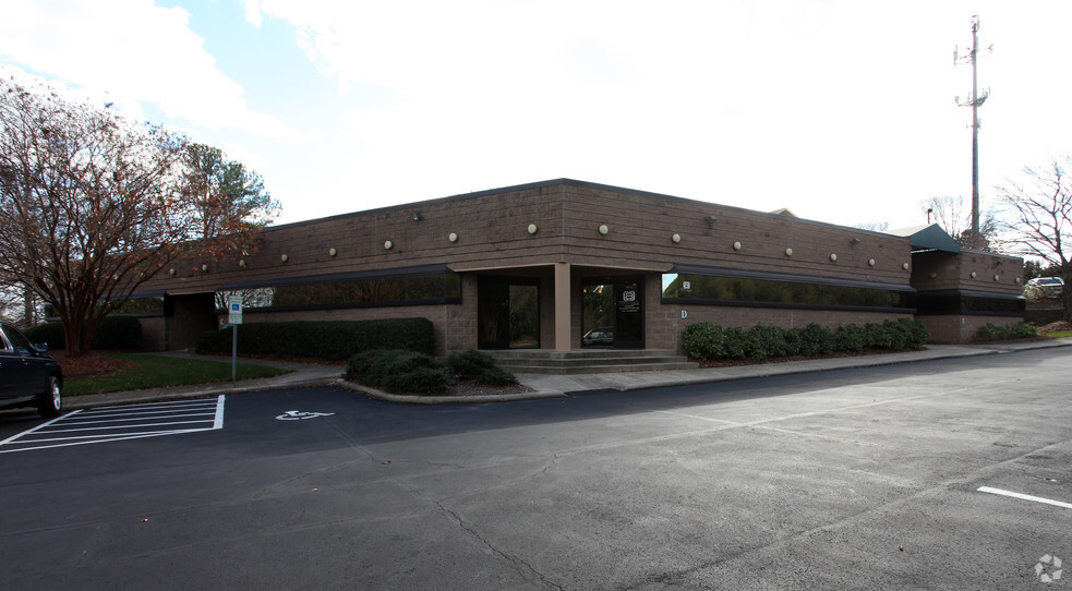 301 Keisler Dr, Cary, NC for lease - Building Photo - Image 2 of 8