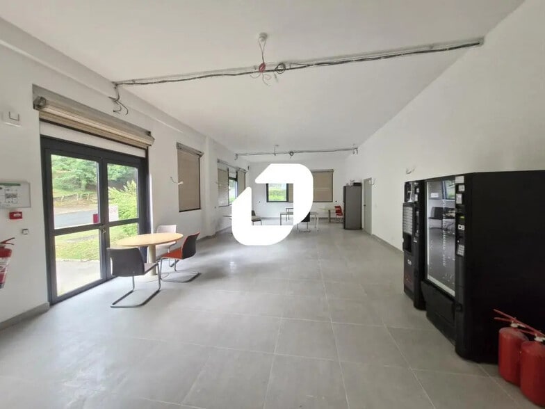 6 Allée Hendrik Lorentz, Champs-sur-Marne for lease - Building Photo - Image 2 of 26