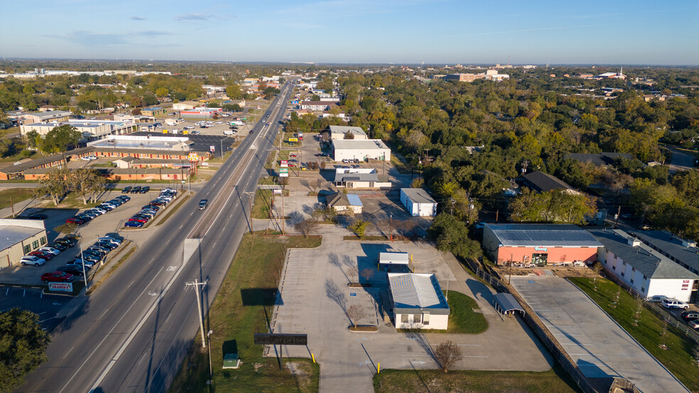 1811 S Texas Ave, Bryan, TX for sale - Building Photo - Image 2 of 4