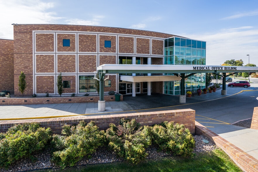 3219 Central Ave, Kearney, NE for lease - Primary Photo - Image 1 of 3