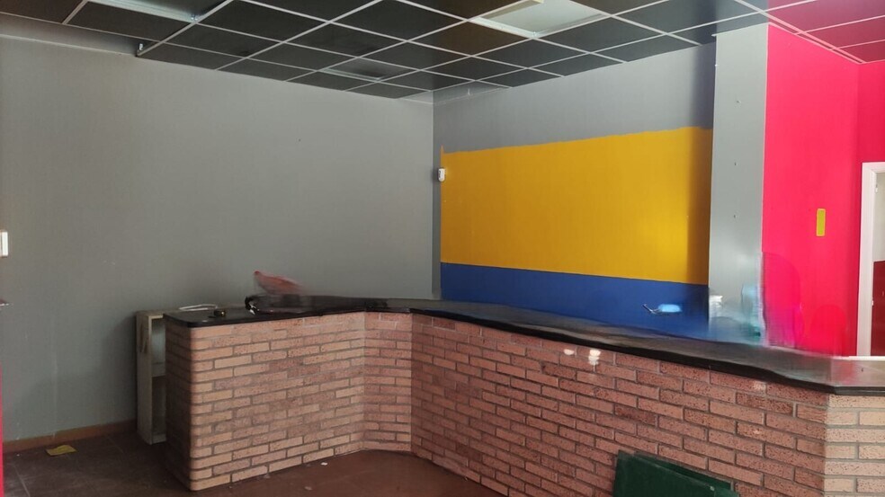 Retail in Ponferrada for sale - Building Photo - Image 2 of 24