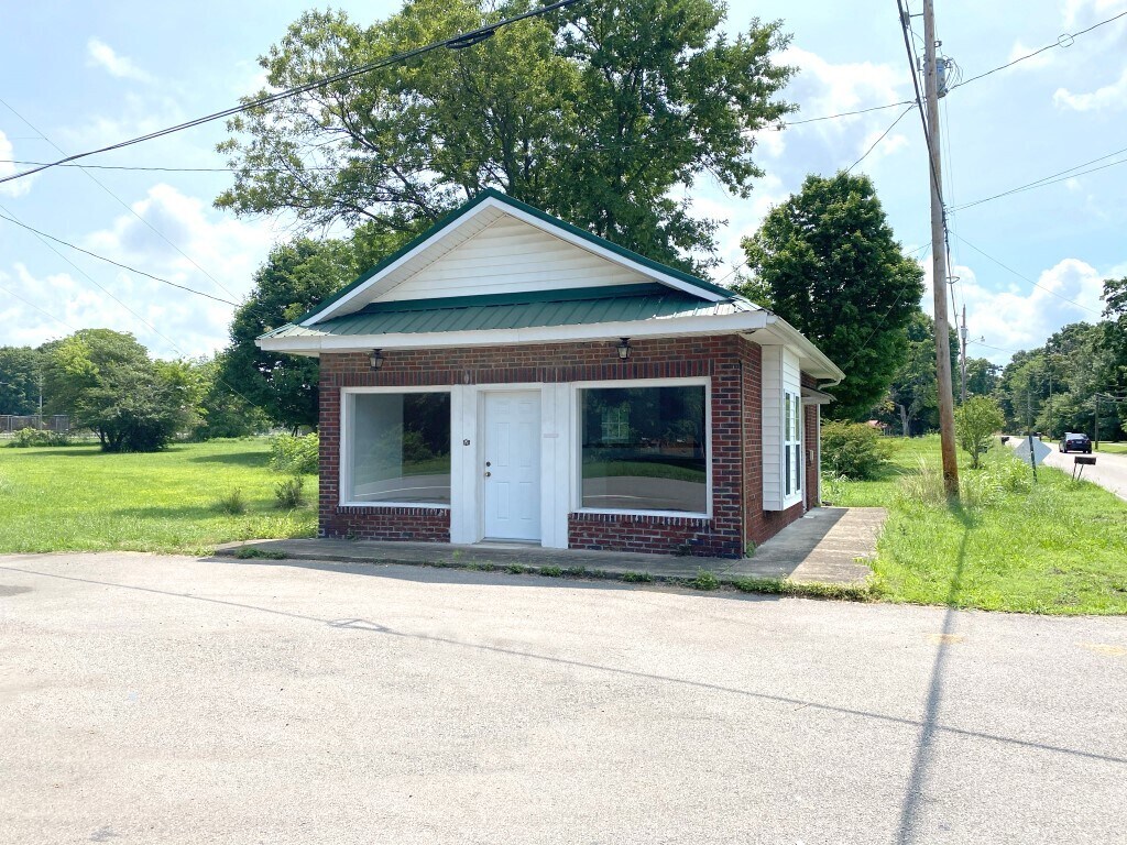 7475 Highway 52, Orlinda, TN 37141