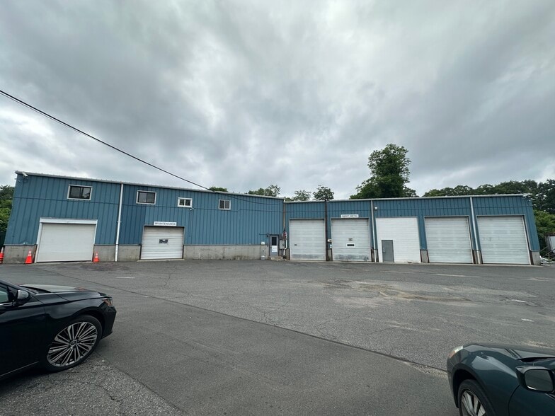1635 Page Blvd, Springfield, MA for lease - Building Photo - Image 3 of 6