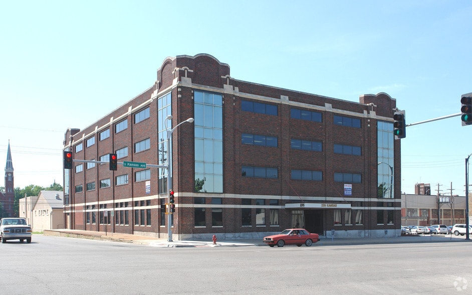 235 S Kansas Ave, Topeka, KS for sale - Primary Photo - Image 1 of 1