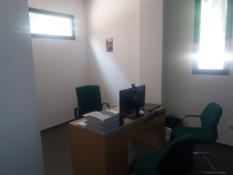 Retail in Cáceres, Cáceres for sale - Building Photo - Image 3 of 7