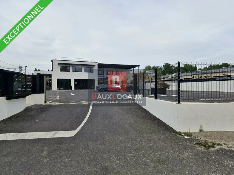 Retail in Éguilles for lease - Building Photo - Image 2 of 4