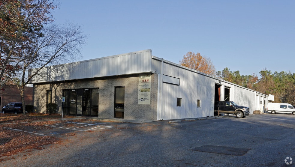 940 Corporate Ln, Chesapeake, VA for lease - Building Photo - Image 2 of 3