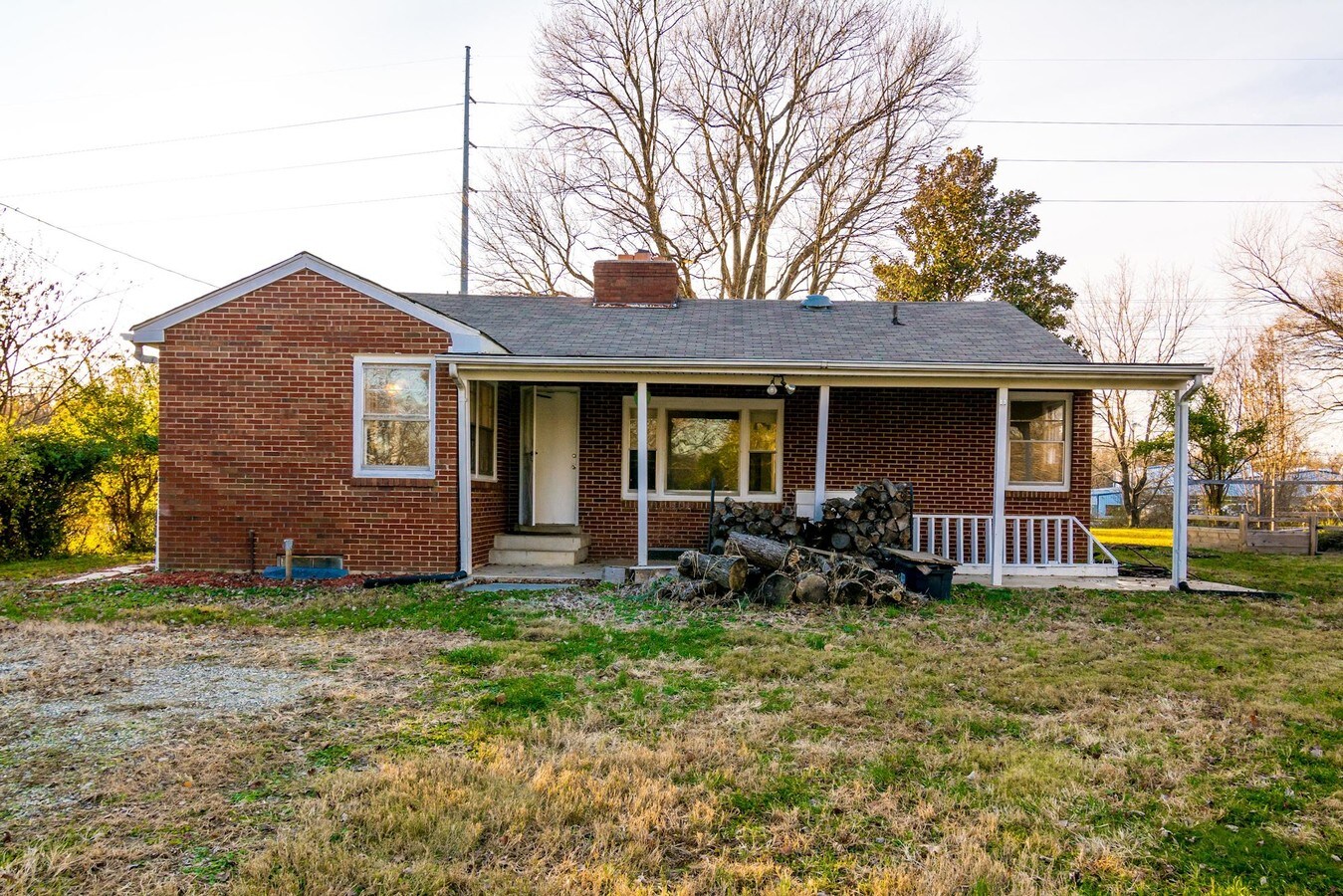 13723 Dumfries Rd, Manassas, VA 20112