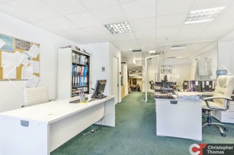 10 High St, Windsor for lease Interior Photo- Image 1 of 4