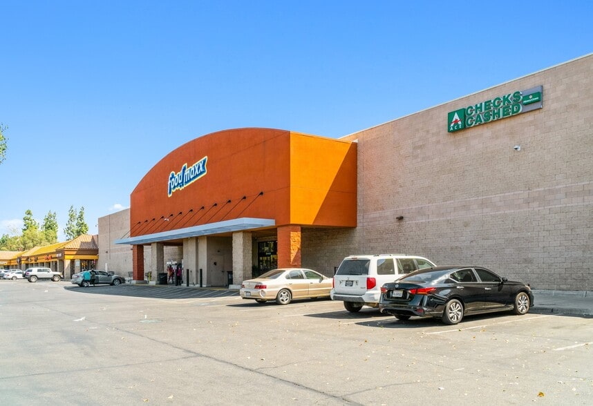 3209-3241 W Shaw Ave, Fresno, CA for lease - Building Photo - Image 1 of 7