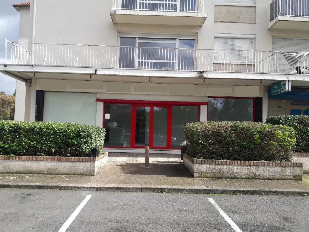 Location Commerce 74 m² - Photo 1