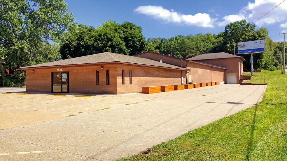 2525 S Main St, Akron, OH for lease - Primary Photo - Image 1 of 15