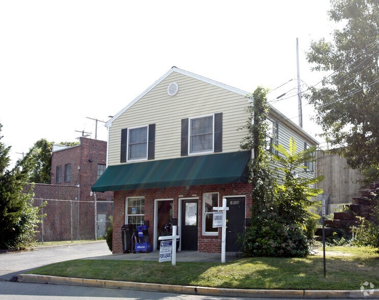 79 Unquowa Pl, Fairfield, CT for sale - Primary Photo - Image 1 of 1