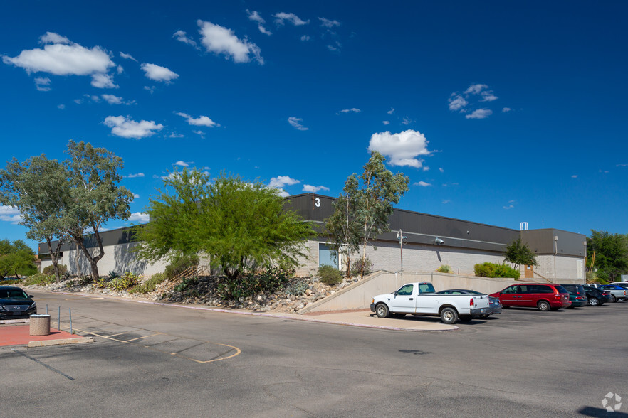 2380 E Medina Rd, Tucson, AZ for lease - Building Photo - Image 1 of 7