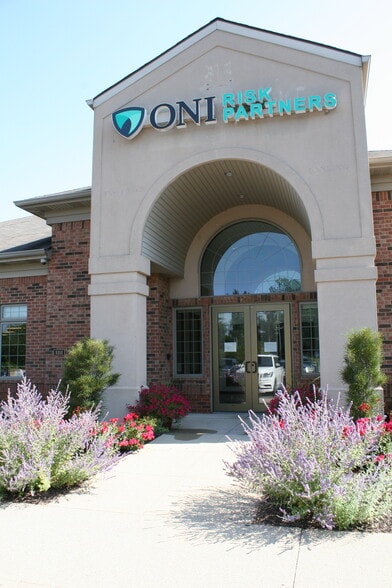 1111 Chestnut Hills Pky, Fort Wayne, IN for lease - Building Photo - Image 2 of 13