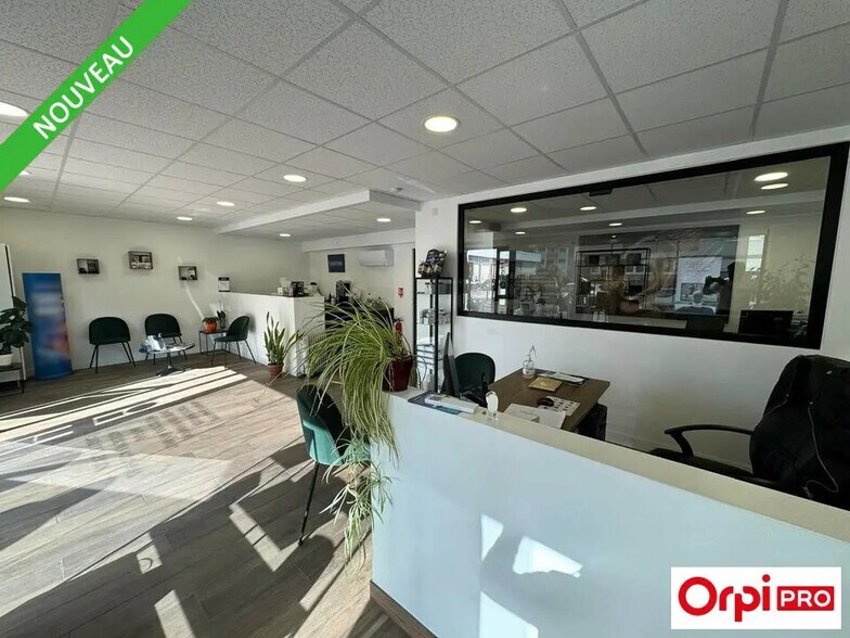 Retail in Chilly-Mazarin for lease - Interior Photo - Image 3 of 6