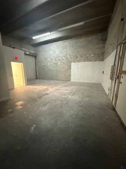 5111 NW 159th St, Miami Lakes, FL for lease - Building Photo - Image 3 of 6