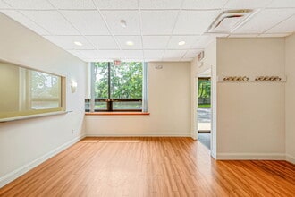 152 Islip Ave, Islip, NY for lease Interior Photo- Image 2 of 10