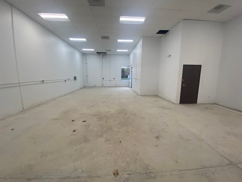 41755 Rider Way, Temecula, CA for lease - Building Photo - Image 3 of 4