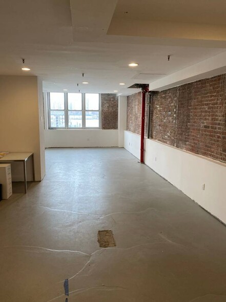 18-24 Bridge St, Brooklyn, NY for lease - Building Photo - Image 3 of 12