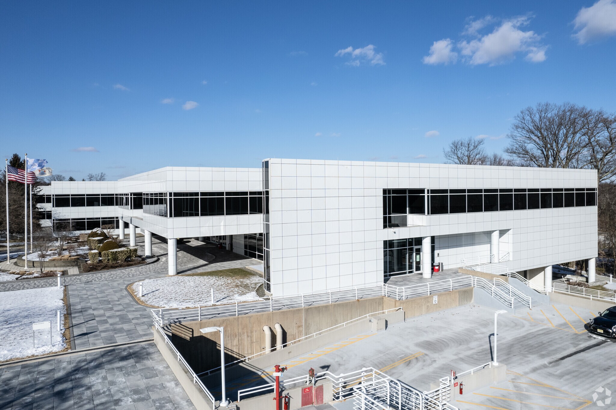 300 Chestnut Ridge Rd, Woodcliff Lake, NJ 07677 BMW Bldg