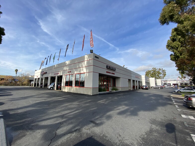 20241 E Valley Blvd, Walnut, CA for lease - Building Photo - Image 2 of 8