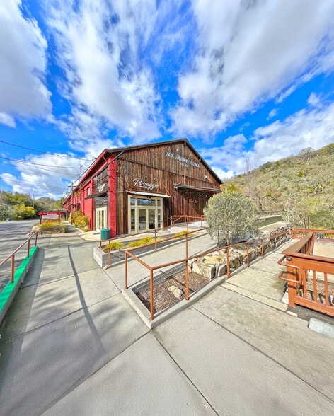 Jack London Village, Glen Ellen portfolio of 2 properties for sale on LoopNet.com - Building Photo - Image 1 of 11