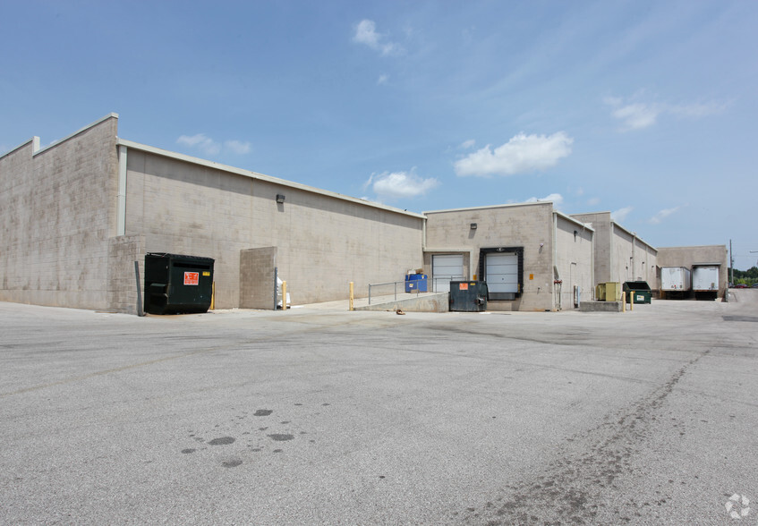 6275 University Dr NW, Huntsville, AL for lease - Building Photo - Image 2 of 3