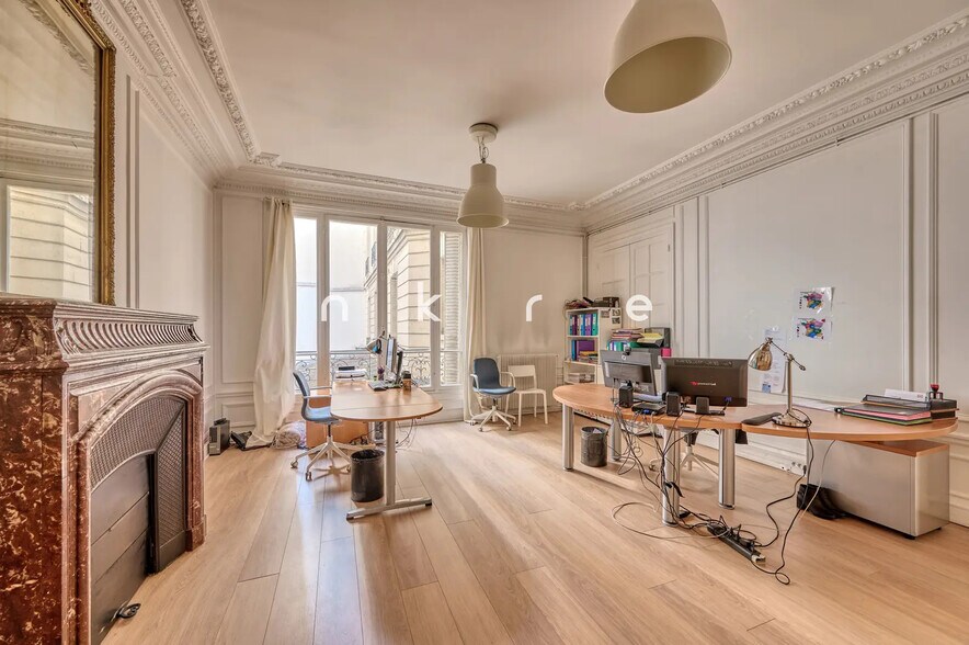 Office in Paris for lease - Interior Photo - Image 3 of 12