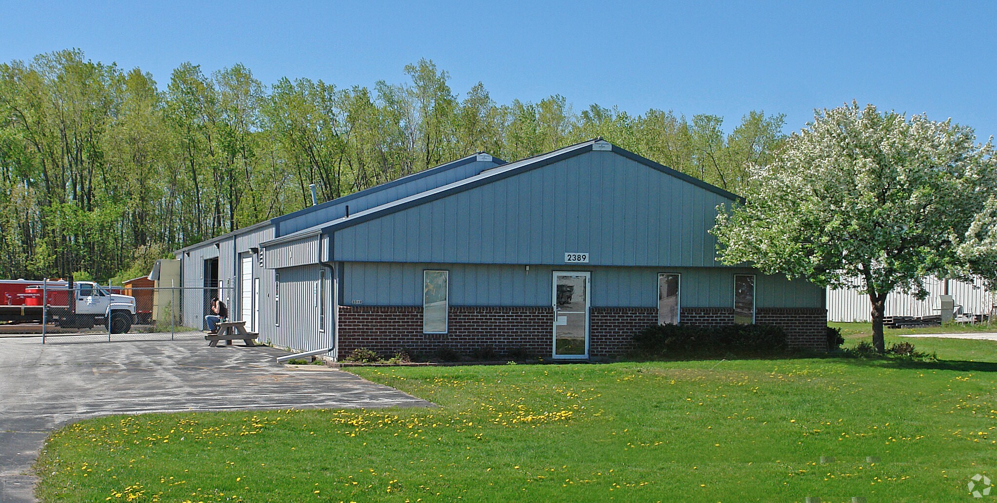 2389 Pamperin Rd, Howard, WI for sale Primary Photo- Image 1 of 1