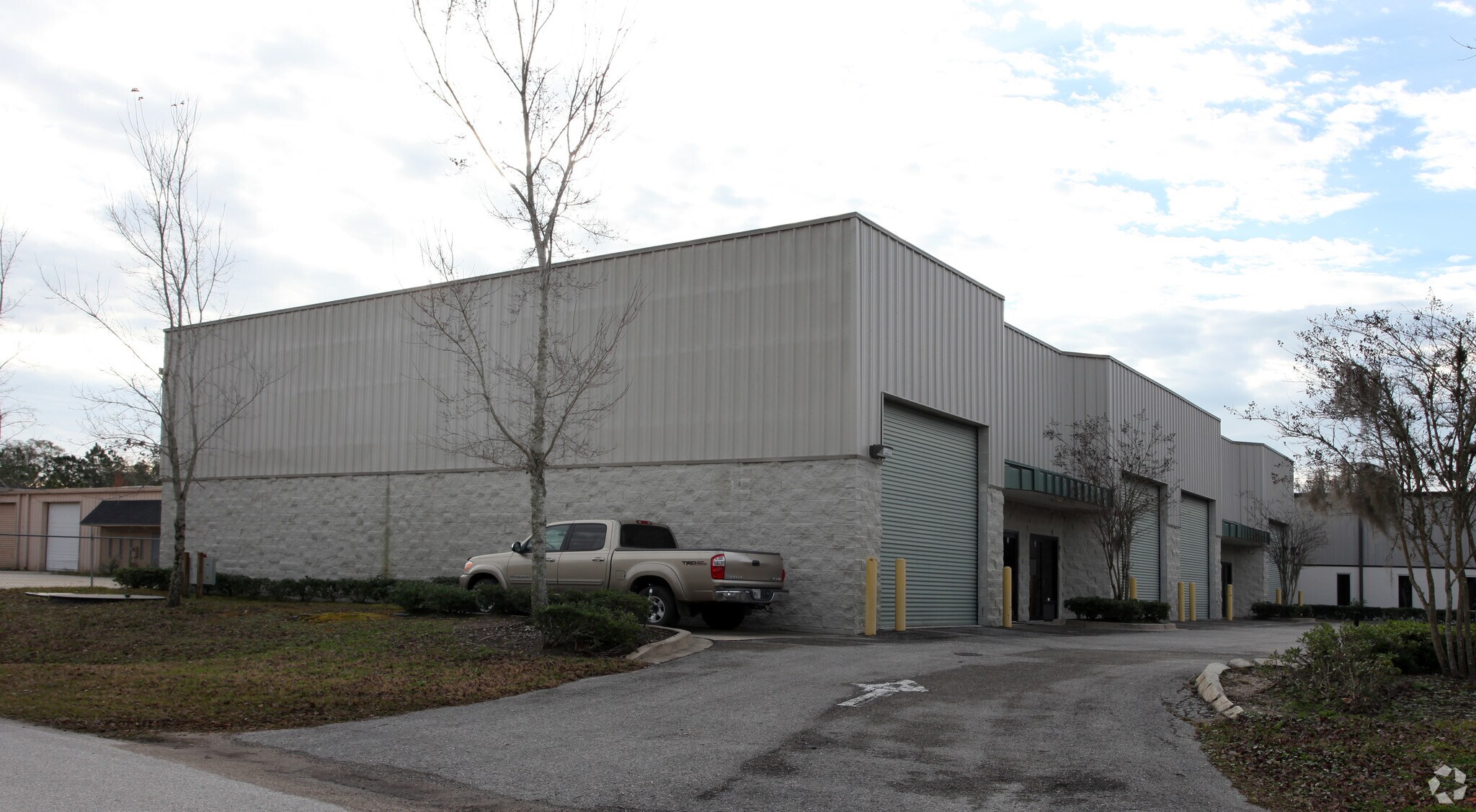 11235 Distribution Ave, Jacksonville, FL for lease Primary Photo- Image 1 of 4