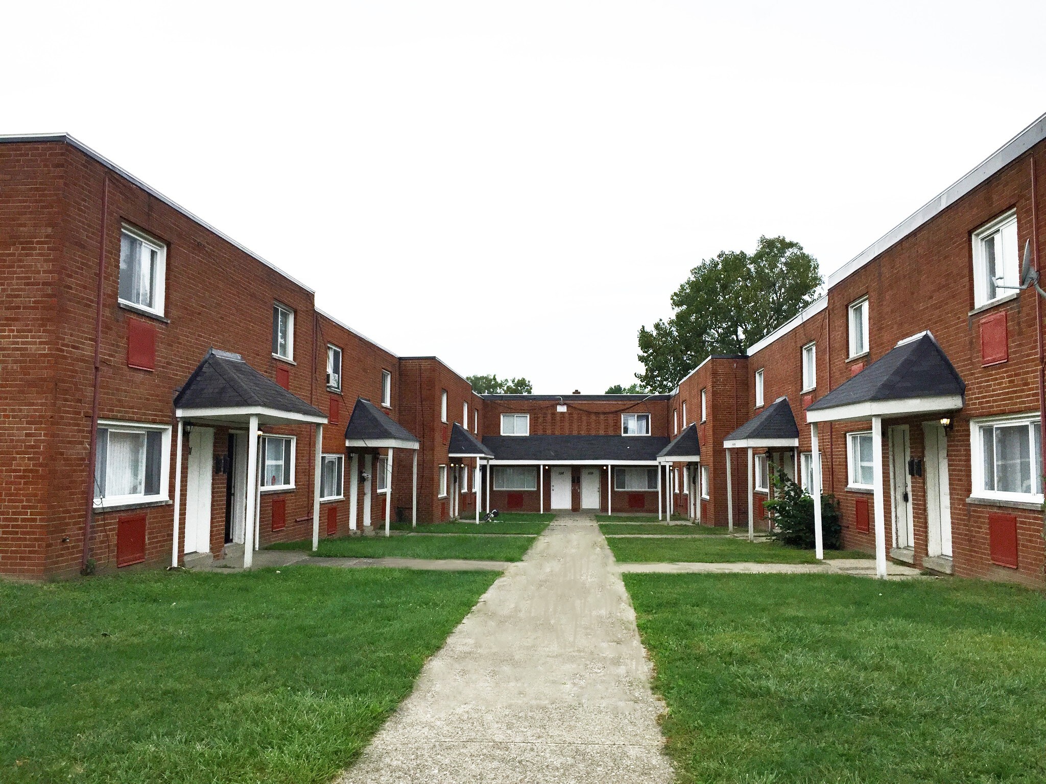 4812 Lee Rd, Cleveland, OH for sale Building Photo- Image 1 of 1