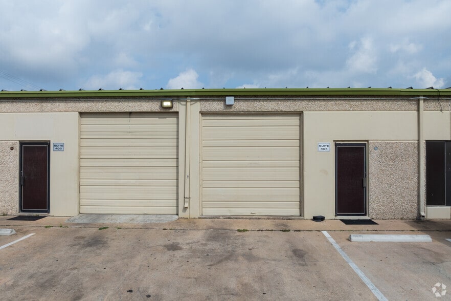 5214 Burleson Rd, Austin, TX for lease - Building Photo - Image 2 of 18