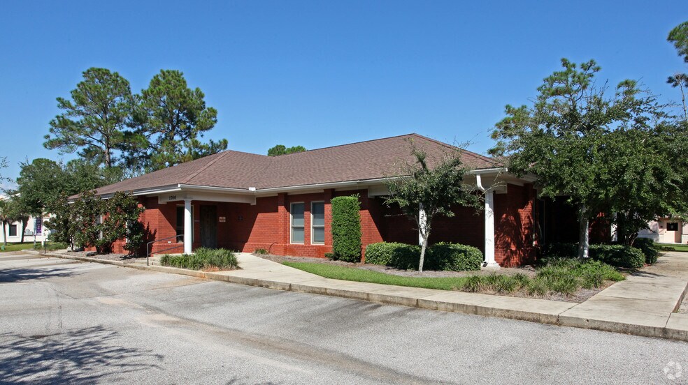 1700 2nd St W, Gulf Shores, AL for sale - Primary Photo - Image 1 of 2