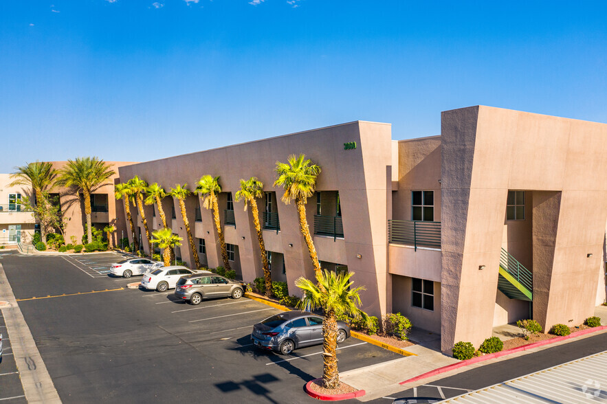 3090 S Durango Dr, Las Vegas, NV for lease - Building Photo - Image 3 of 6