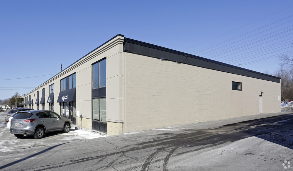 1800 Woodward Dr, Ottawa, ON for lease - Building Photo - Image 2 of 5