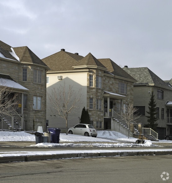 1930-1936 100e Av, Laval, QC for sale - Primary Photo - Image 1 of 1