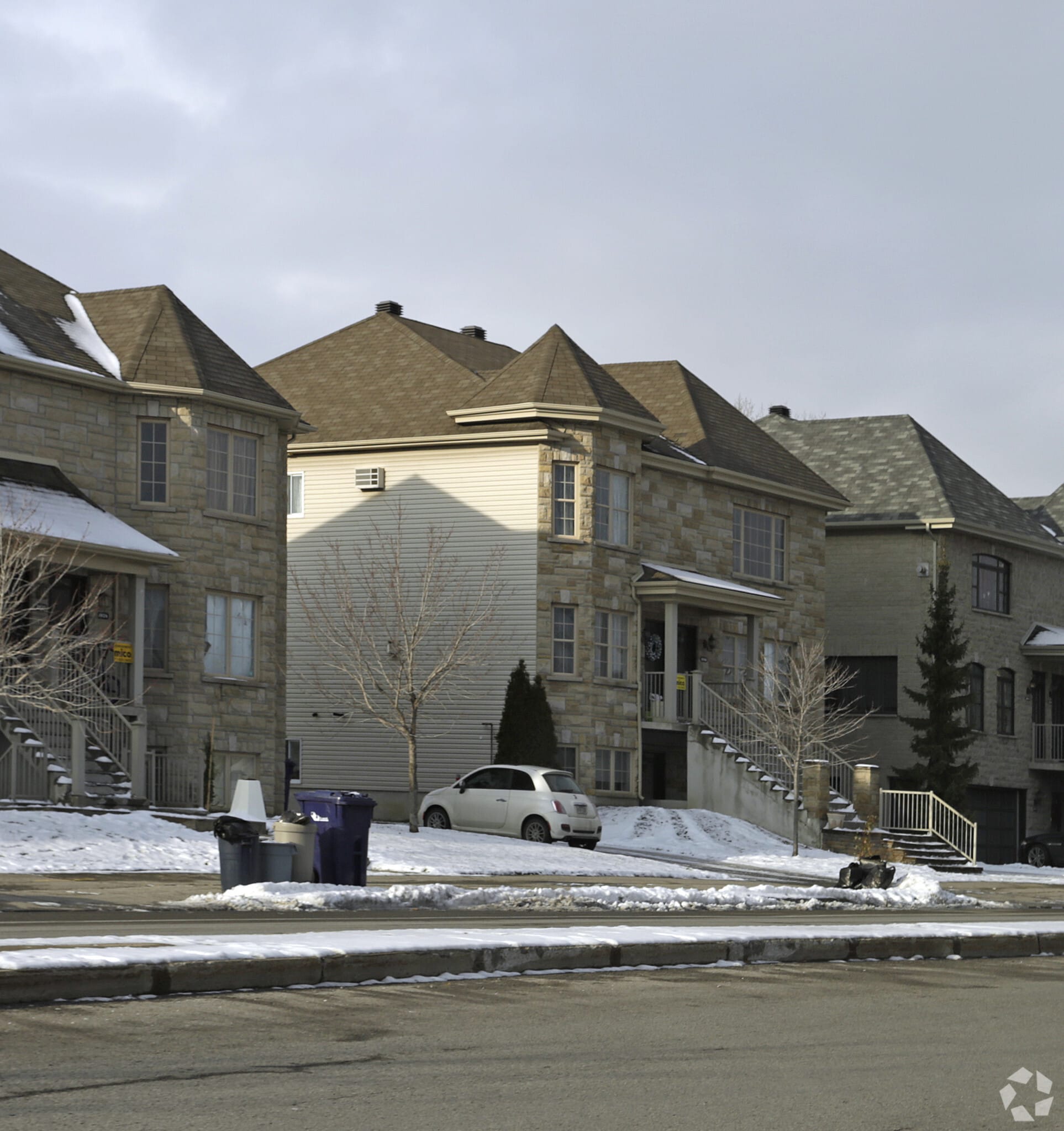 1930-1936 100e Av, Laval, QC for sale Primary Photo- Image 1 of 1