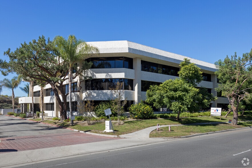 17215 Studebaker Rd, Cerritos, CA for lease - Primary Photo - Image 1 of 21