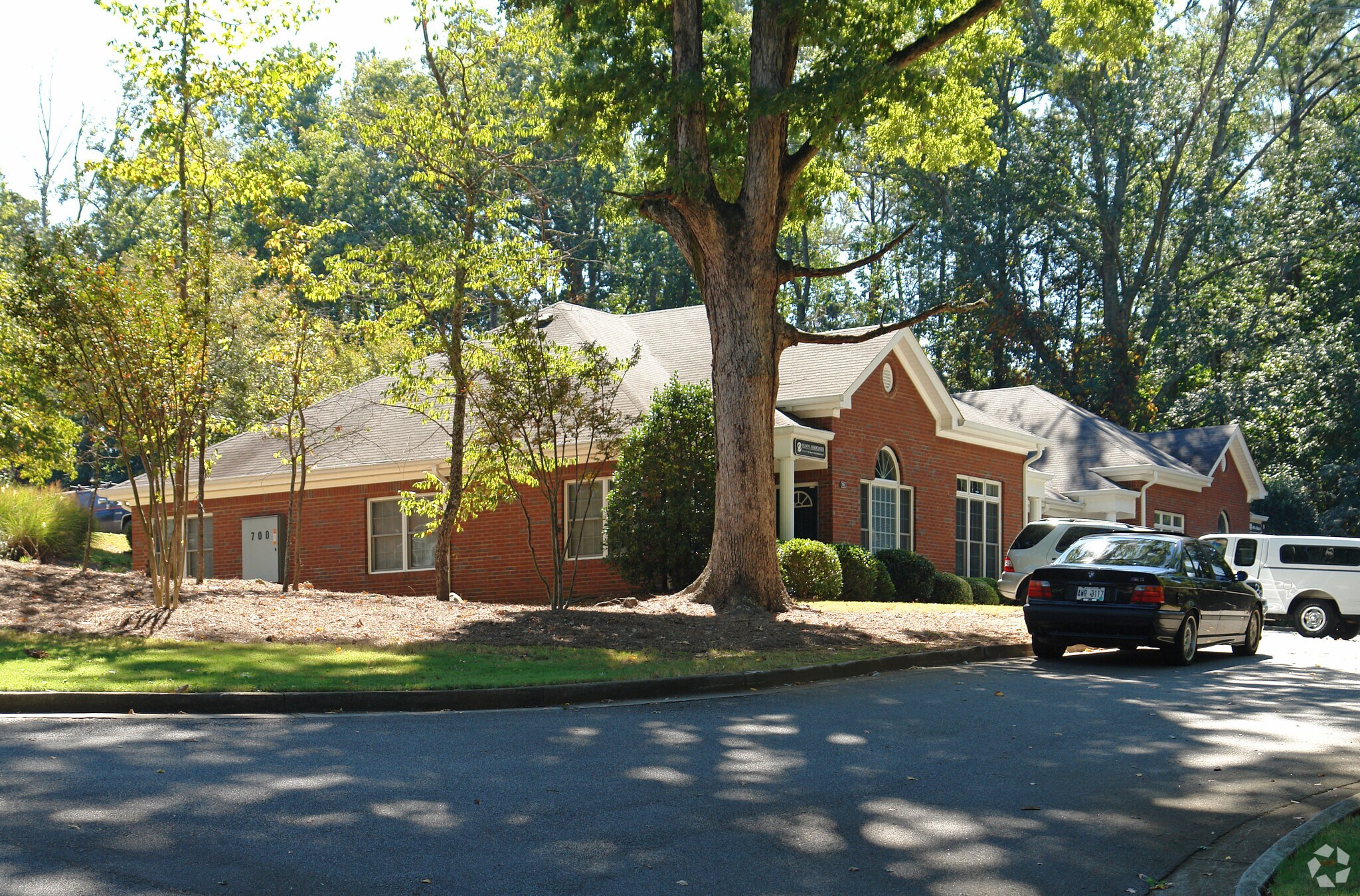 701-704 Bombay Ln, Roswell, GA for lease Primary Photo- Image 1 of 18
