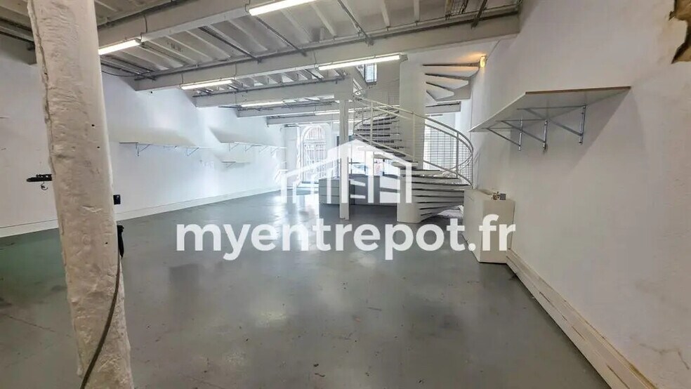 Flex in Marseille for lease - Building Photo - Image 2 of 8